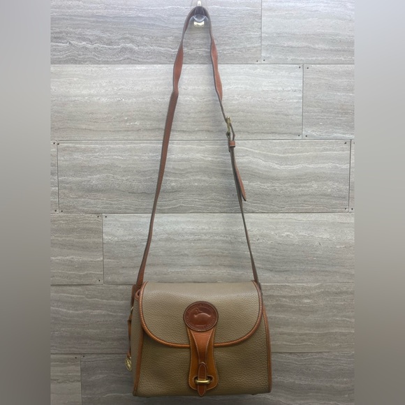 Vintage Dooney & Bourke All Weather Leather Crossbody/Shoulder Bag - Picture 2 of 12